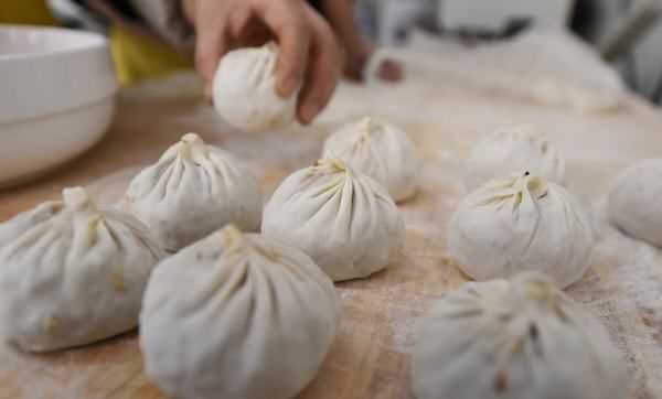 小籠包蒸多長(cháng)時(shí)間,蒸小籠包的做法和技巧圖3