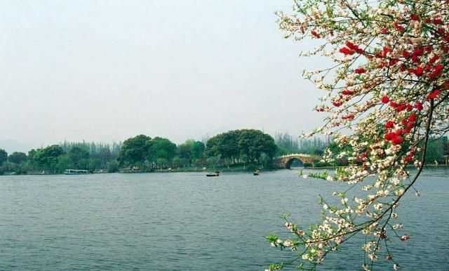 西湖十景介紹，西湖十景名稱(chēng)有什么含義和來(lái)歷？雙峰插云為什么看不到了？圖9