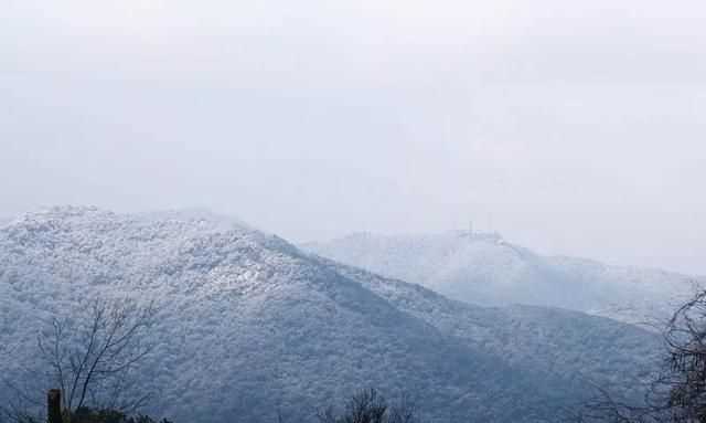 西湖十景介紹，西湖十景名稱(chēng)有什么含義和來(lái)歷？雙峰插云為什么看不到了？圖11