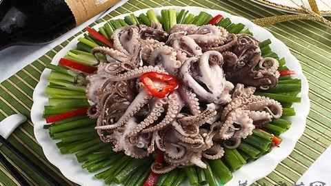 八爪魚(yú)的墨汁有營(yíng)養嗎,吃八爪魚(yú)動(dòng)不動(dòng)就是爆頭八爪魚(yú)的墨汁真的能吃