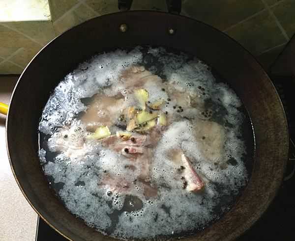 醬骨架的做法,醬骨架的做法 最正宗的做法竅門(mén)圖3