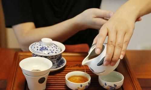 會議室倒茶的禮儀和注意事項
