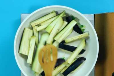 茄子怎么炒吃,怎么炒茄子好吃又簡(jiǎn)單圖3