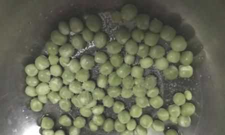 豌豆可以生吃嗎，生豌豆有股酸味能炒熟吃嗎？圖1