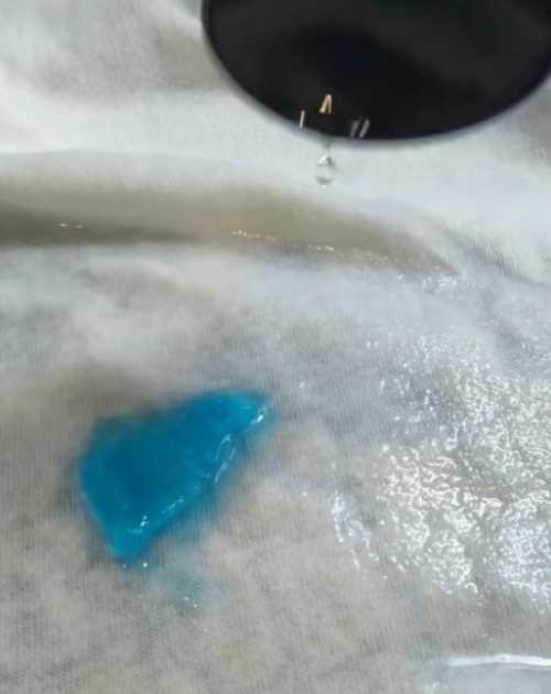 衣服上的水晶泥干了怎么去除,衣服上的水晶泥干了怎么去除小竅門(mén)圖7