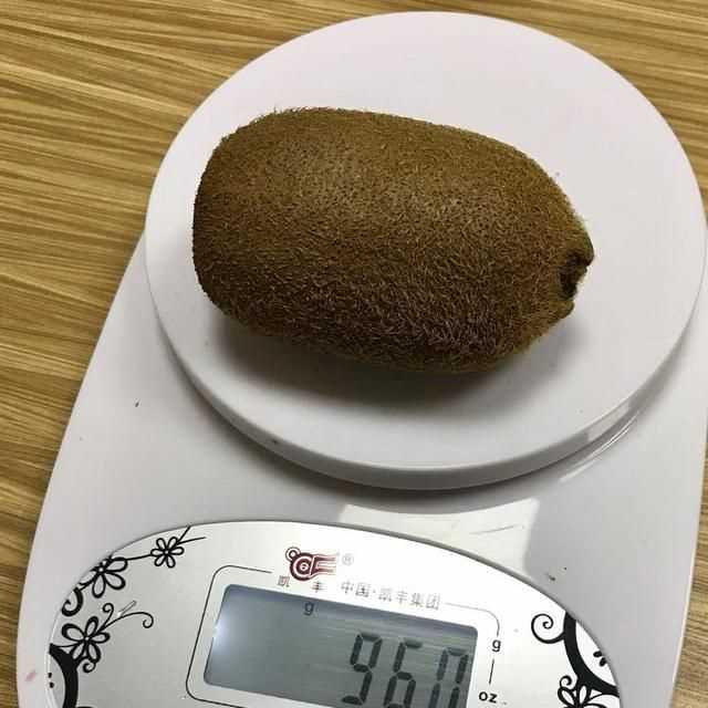 獼猴桃要放多久可以吃，獼猴桃切了放冰箱可以多久？圖2
