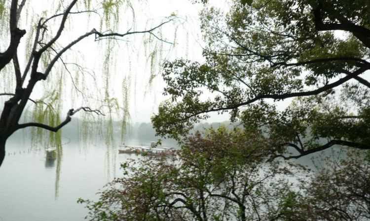 對(duì)對(duì)子嚴(yán)寒對(duì)什么開花對(duì)什么春風(fēng)對(duì)什么高山對(duì)什么請(qǐng)回答請(qǐng)?jiān)俑嬖V我兩幅春聯(lián)啦