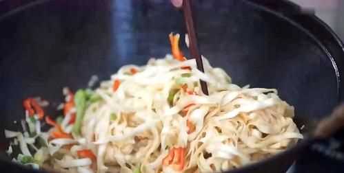 燜面沒(méi)吃完第二次怎么吃好