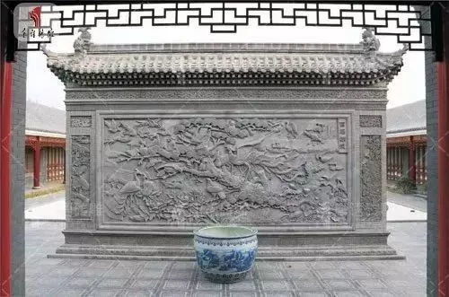 撞南墻典故