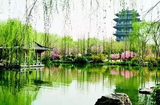 有關(guān)于濟南大明湖的詩(shī)句