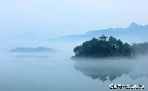 關(guān)于人美風(fēng)景美的詩(shī)句