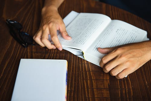 火影之我穿越成了鷹佐林星鳴人小說(shuō)無(wú)刪減在線(xiàn)閱讀