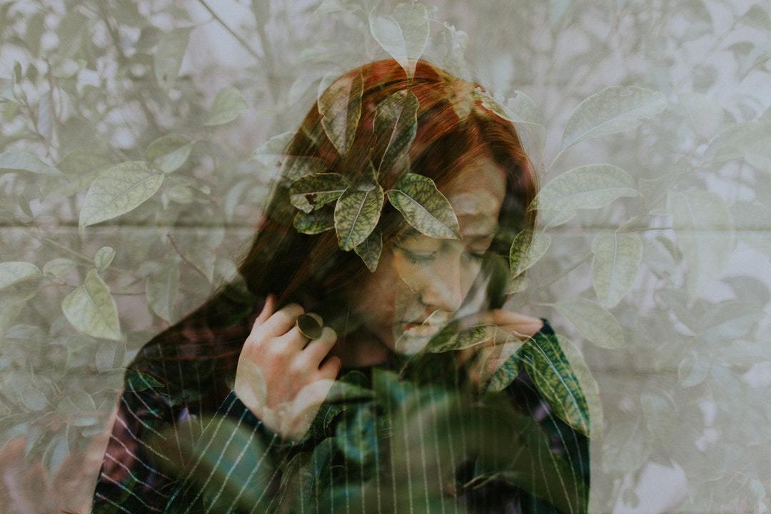 朋友圈很火的深夜語錄 誰不是幾多風(fēng)雨催，悲苦各自咽